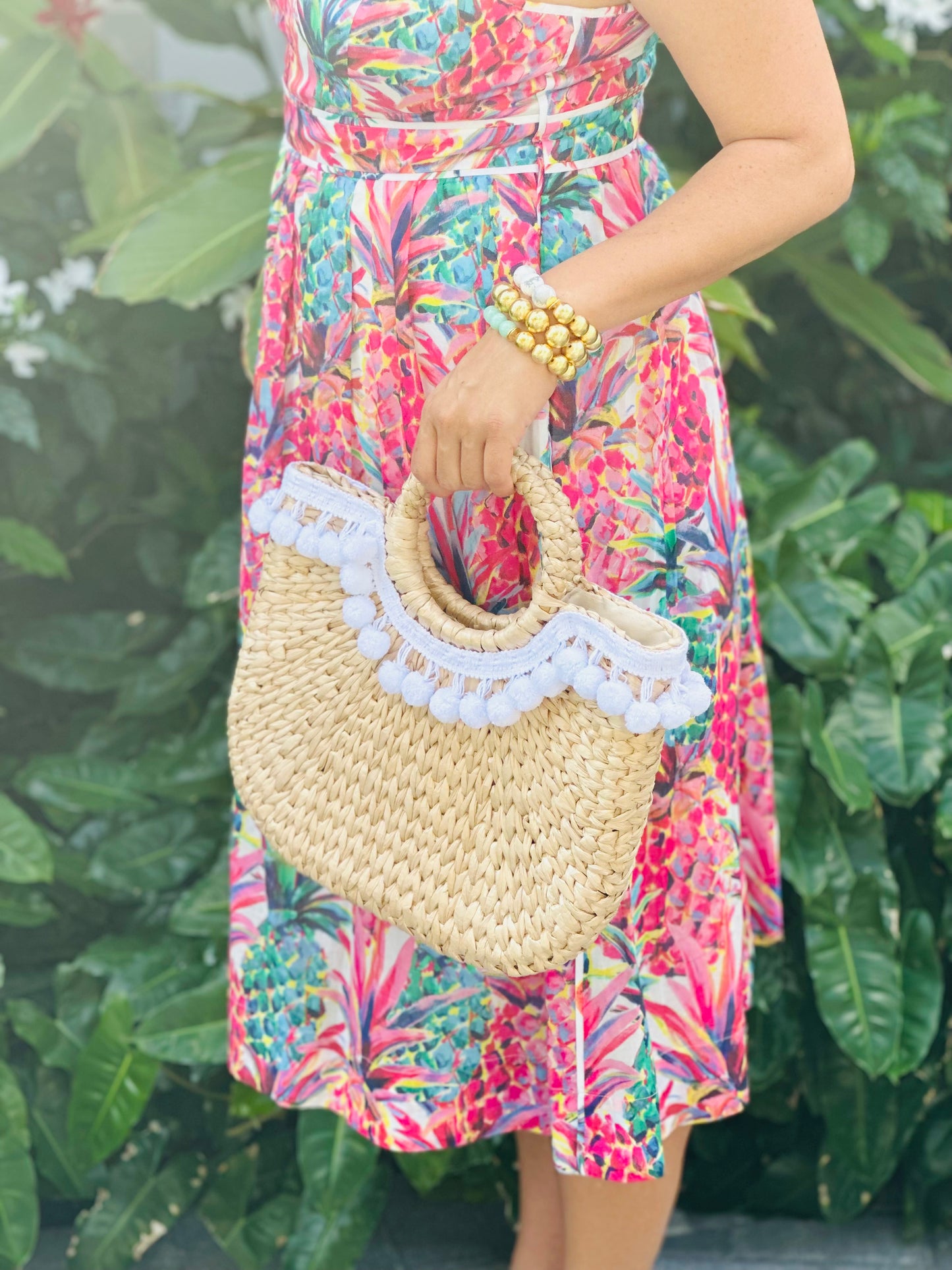 White Pom-Pom Straw Tote